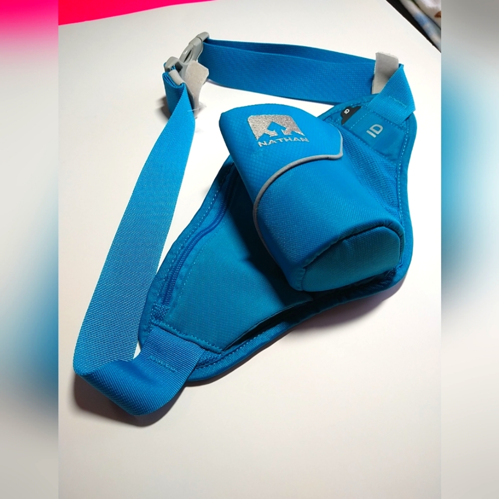 Nathan ` Fanny Pak Hiking/Running Bottle Holder Bag ~ Turquoise NWOT